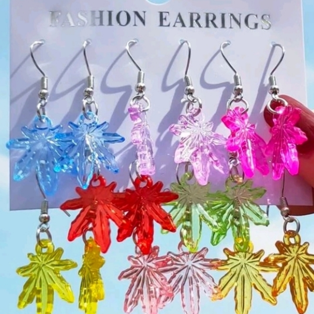 8 pairs maple decor earings